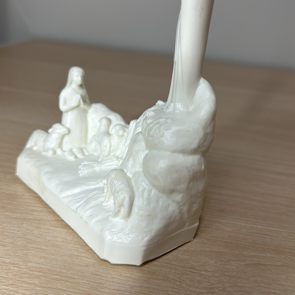 Bacci France Hydracal Plaster Virgin Mary praying over Sheperd and Flock - Picture 3 of 5